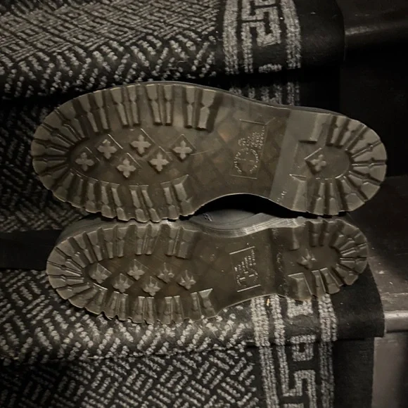 Dr. Martens Smooth Leather Platform Chelsea Boots 2976 - Picture 7 of 8